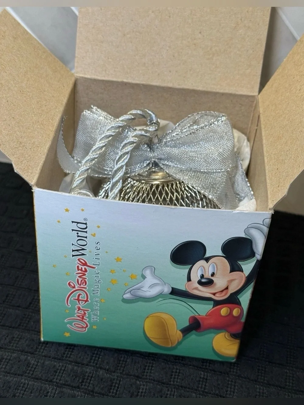 DISNEY PARKS CHRISTMAS STORE SILVER METAL MESH MICKEY MOUSE EARS BALL ORNAMENT